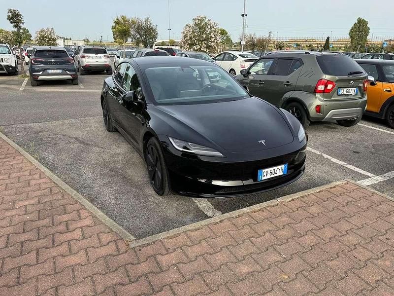 Nero Usata 2024 Tesla Model 3 RWD Tre volumi | 31.500 € (Buon prezzo) - Immagine 1/4