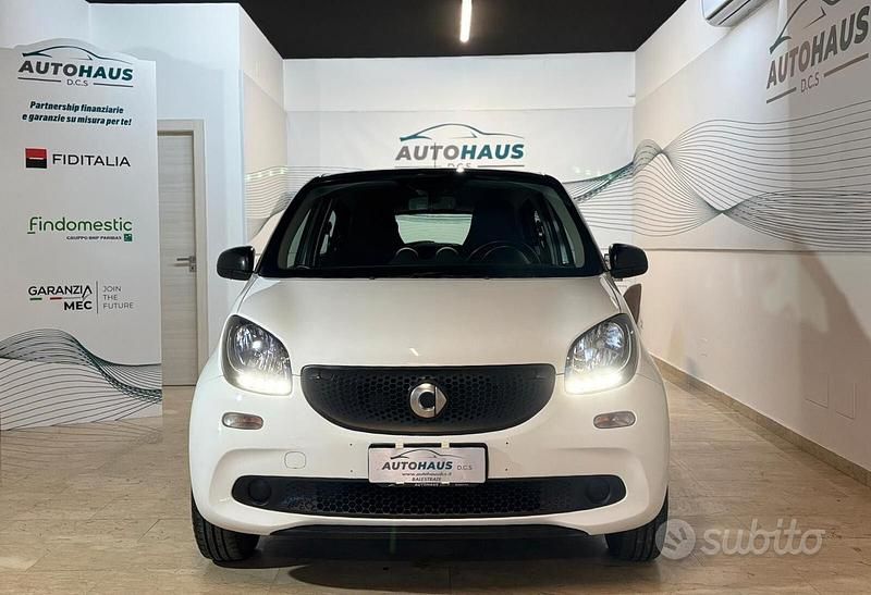 Usata Smart ForFour 61 CV (44 kW) 2015 Nero Utilitaria