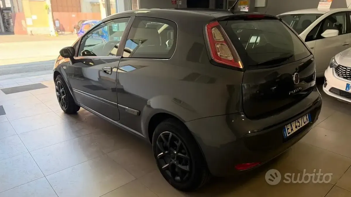 Usata Fiat Punto Evo Dynamic 77 CV (56 kW) 2010 Grigio Utilitaria