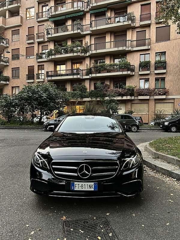 Usata Mercedes E220 194 CV (142 kW) 2019 Nero Berlina
