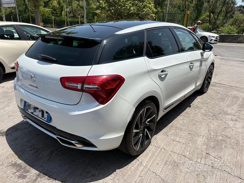 Usata DS Automobiles DS5 Chic 199 CV (146 kW) 2015 Bianco Utilitaria