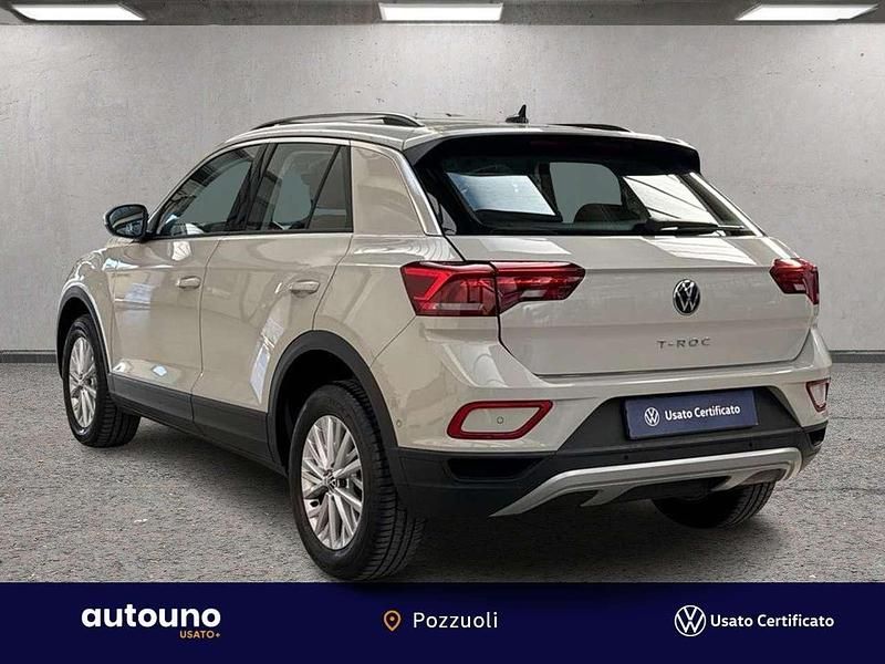Usata VW T-Roc Life 110 CV (80 kW) 2023 Beige SUV