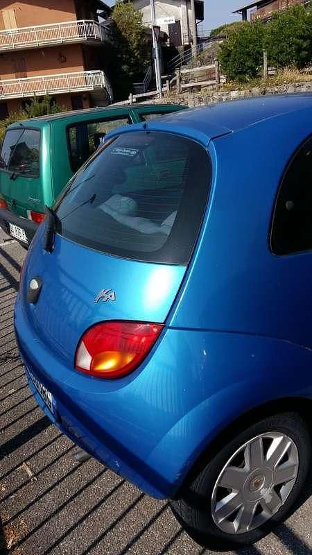 Usata Ford Ka 69 CV (50 kW) 2004 Blu/azzurro Utilitaria
