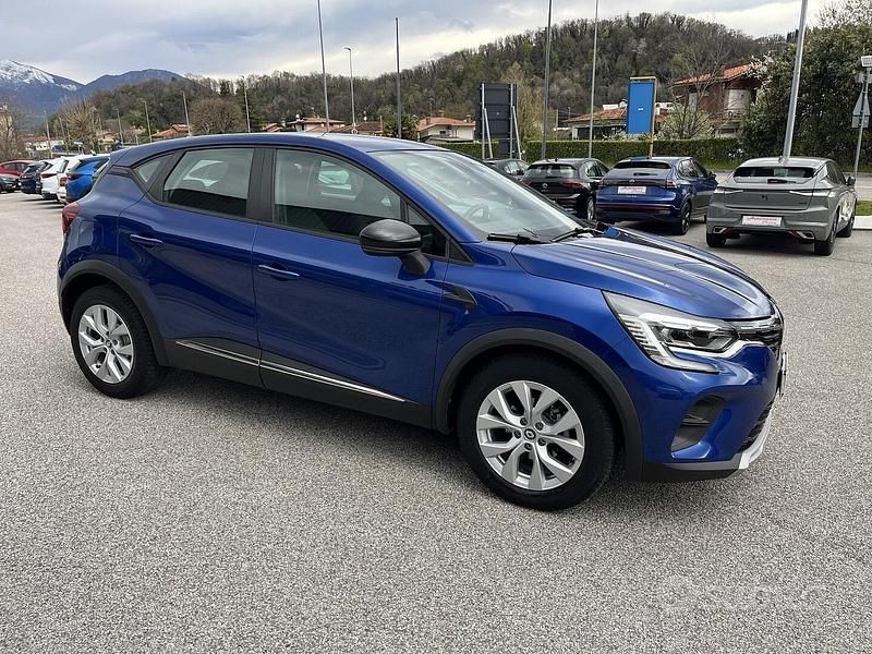 Second-hand Renault Captur Business 115 CP (84 kW) 2020 Albastru SUV