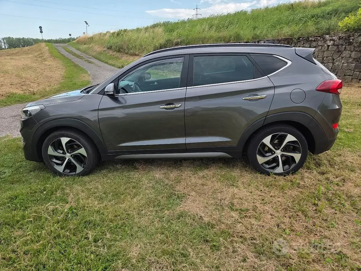 Usata Hyundai Tucson 141 CV (103 kW) 2017 Grigio SUV