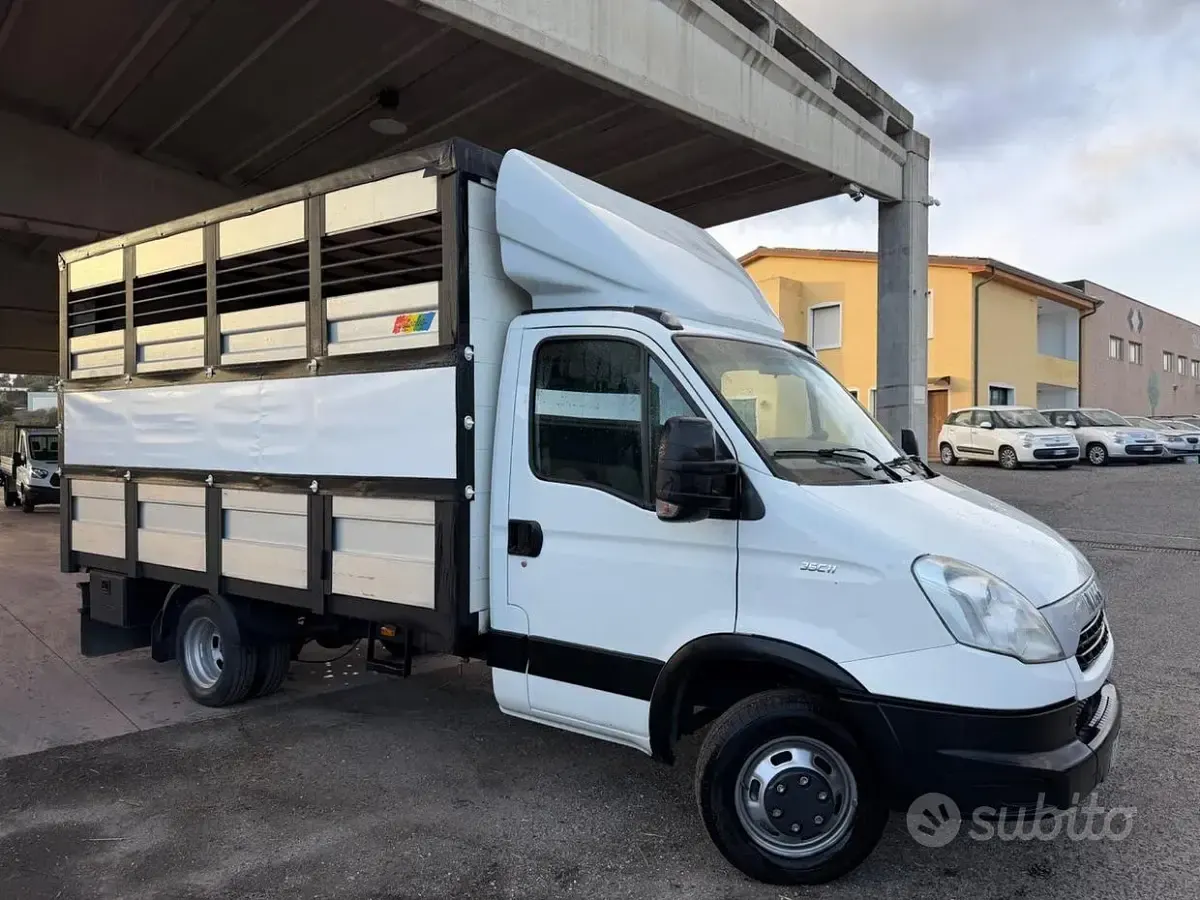 Usata Iveco Daily 106 CV (77 kW) 2015
