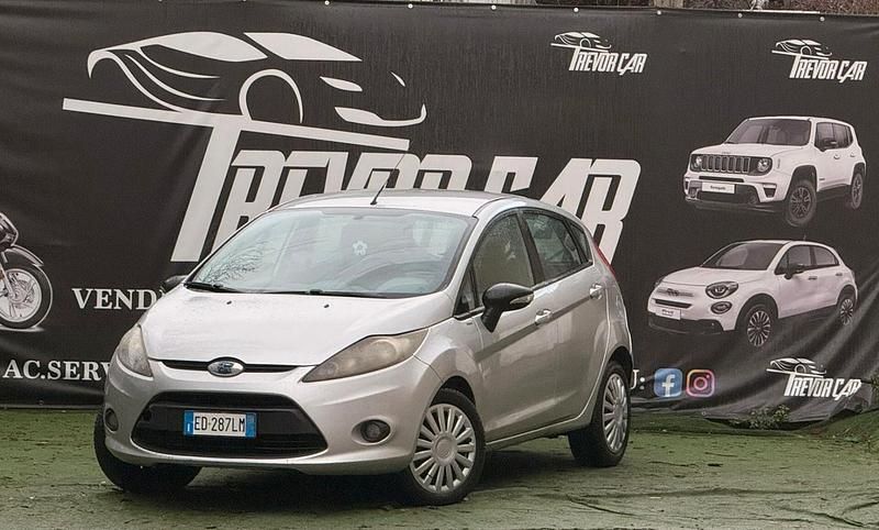 Usata Ford Fiesta Titanium 81 CV (59 kW) 2010 Grigio Utilitaria