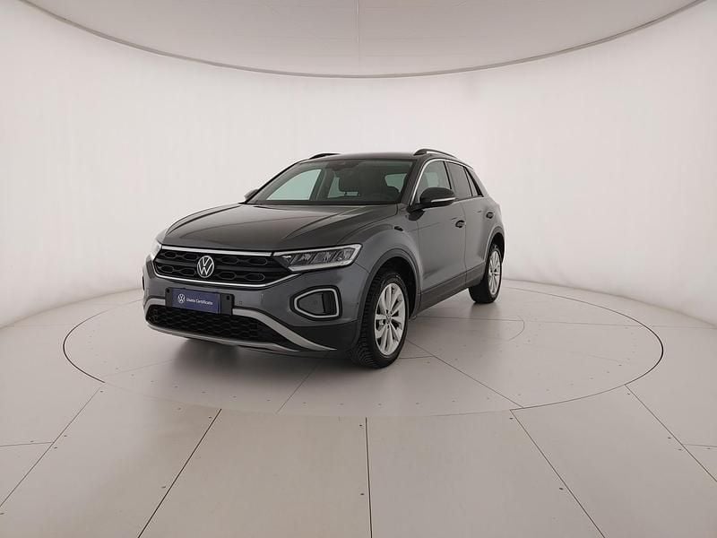 Usata VW T-Roc Life 150 CV (110 kW) 2022 Indium grey metallizzato SUV