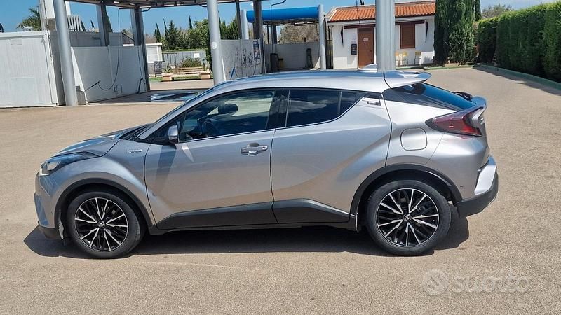 Usata Toyota C-HR Lounge 105 CV (77 kW) 2018 Grigio SUV