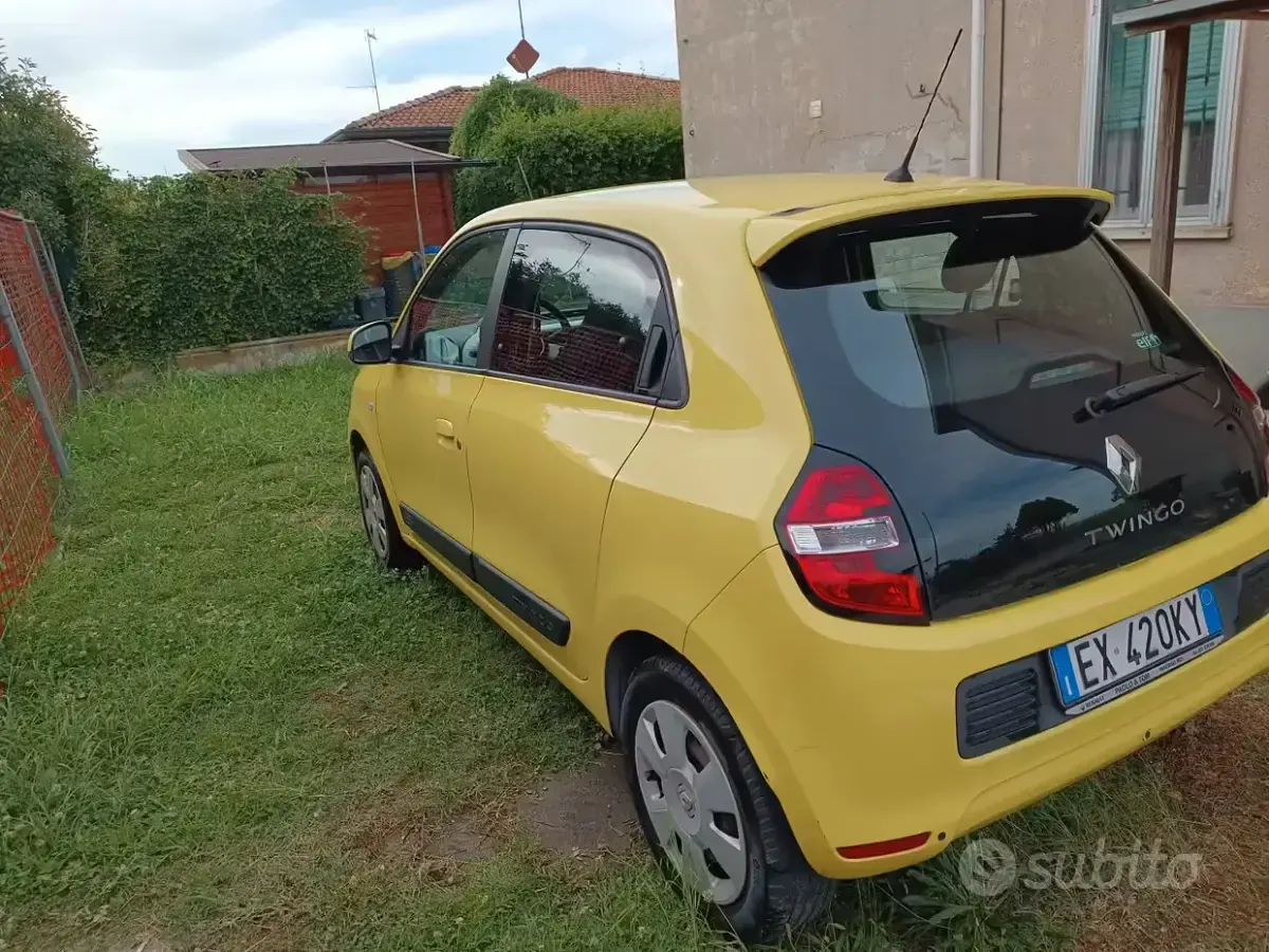 Usata Renault Twingo SE 71 CV (52 kW) 2014 Giallo Utilitaria