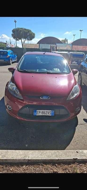 Usata Ford Fiesta 60 CV (44 kW) 2013 Berlina