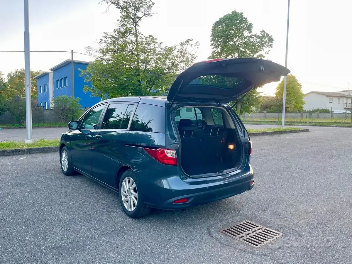 Usata Mazda 5 Dynamic 115 CV (84 kW) 2012 Grigio Monovolume