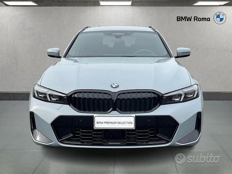 Usata BMW 320e M Sport 190 CV (139 kW) 2025 Brooklyn grey metallic Station wagon