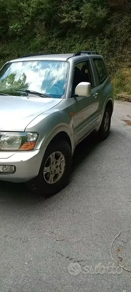 Usata Mitsubishi Pajero 160 CV (117 kW) 2001 Grigio SUV