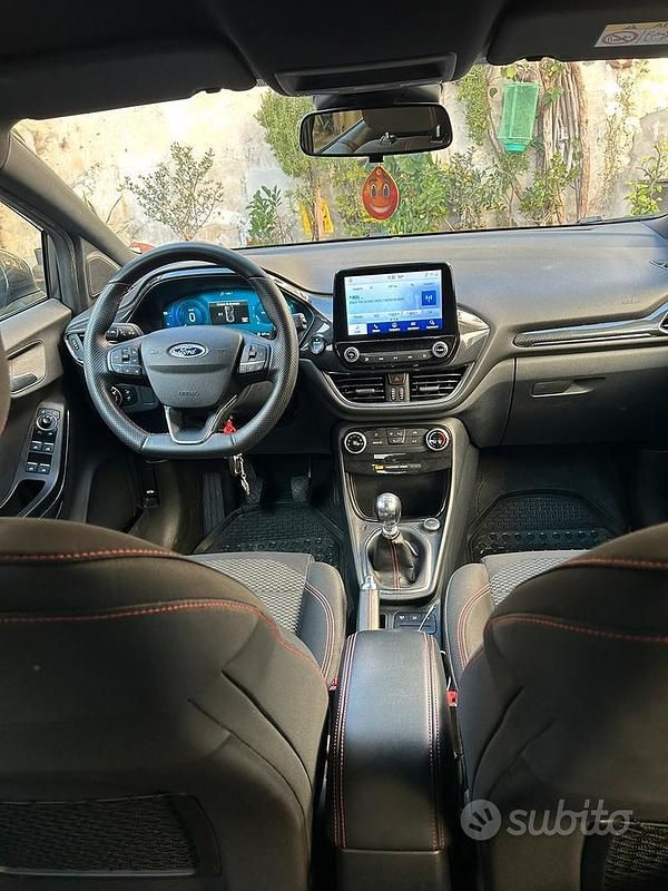 Usata Ford Puma ST-Line 125 CV (91 kW) 2021 Grigio SUV