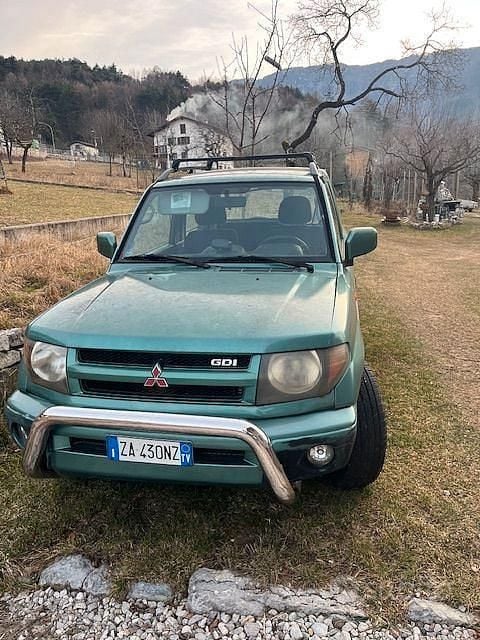 Verde Usata 2000 Mitsubishi Pajero SUV | 2800 € - Immagine 1/4