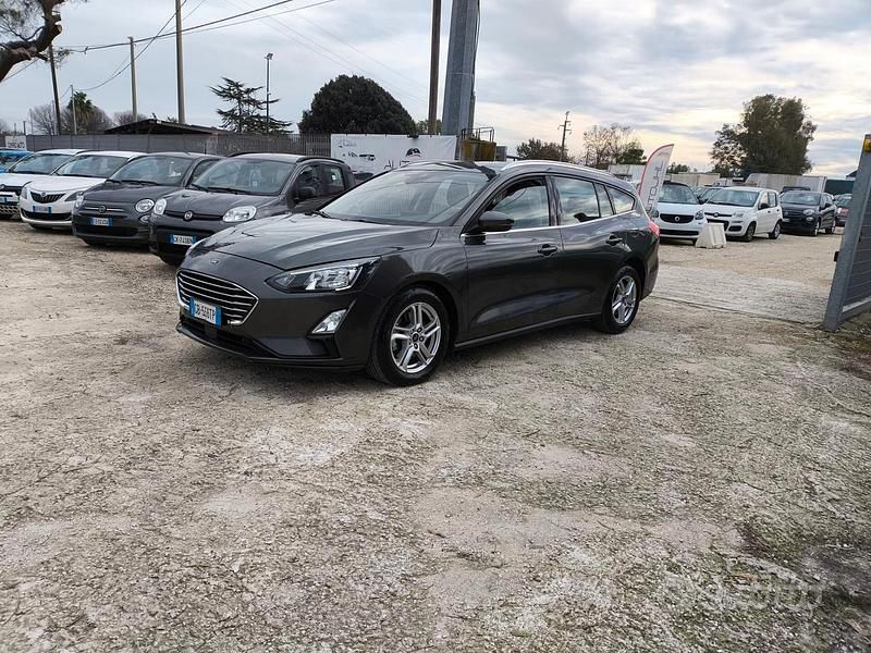 Usata Ford Focus 120 CV (88 kW) 2020 Grigio Station wagon