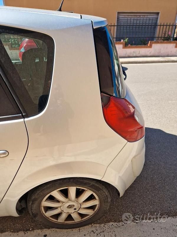 Usata Renault Scénic III 100 CV (73 kW) 2009 Monovolume