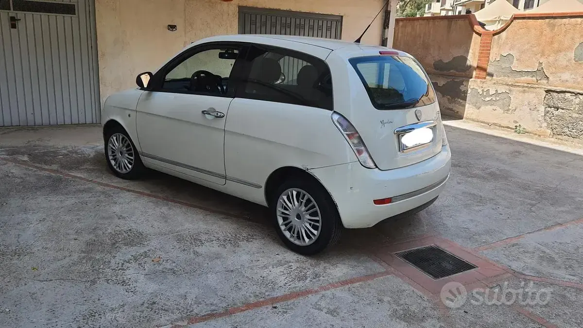 Usata Lancia Ypsilon 75 CV (55 kW) 2011 Utilitaria