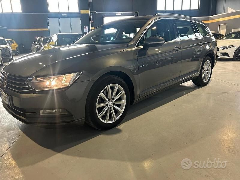 Usata VW Passat Highline 150 CV (110 kW) 2016 Grigio Station wagon