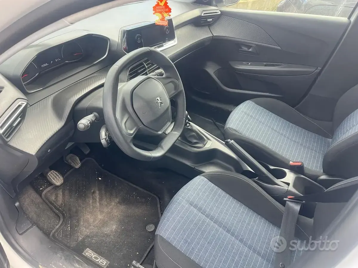 Usata Peugeot 208 Active 102 CV (75 kW) 2022 Bianco Utilitaria