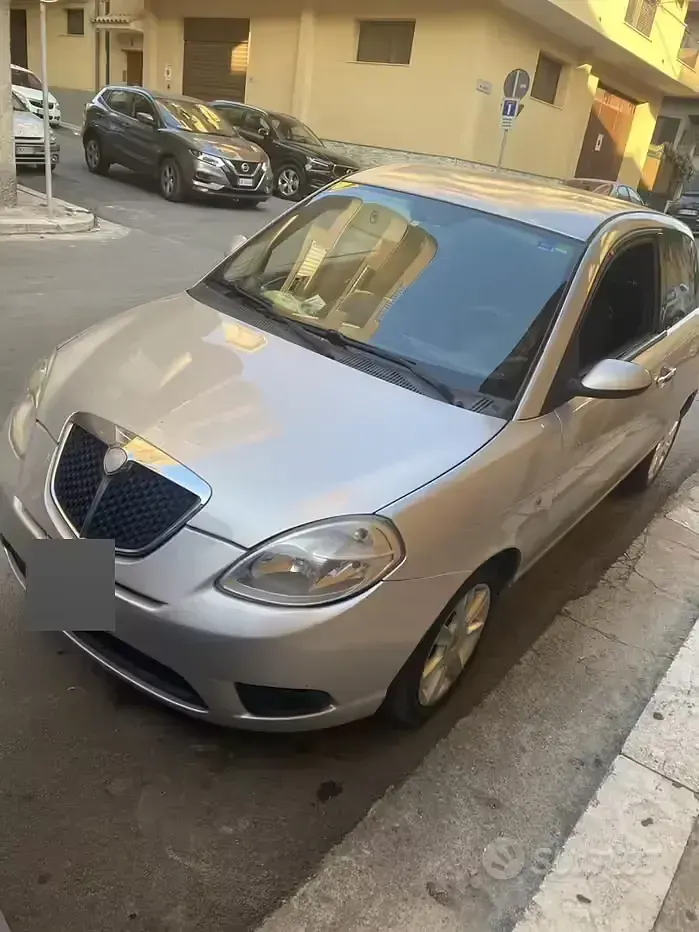 Usata Lancia Ypsilon 60 CV (44 kW) 2007 Grigio Utilitaria