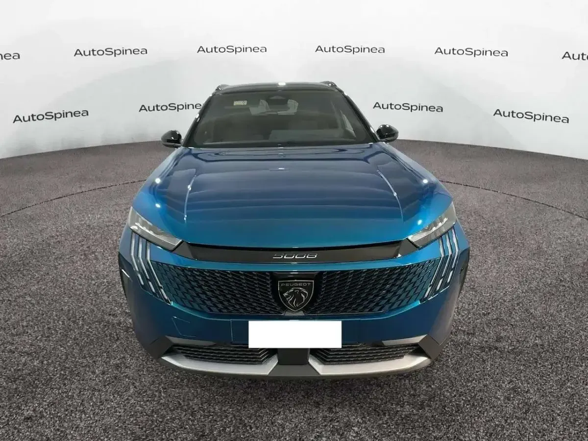 Usado Peugeot 5008 Allure 145 HP (106 kW) 2025 Azul SUV