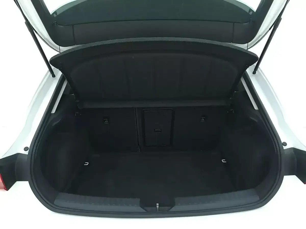 Usata Seat Leon Style 150 CV (110 kW) 2022 Biancobianco Berlina