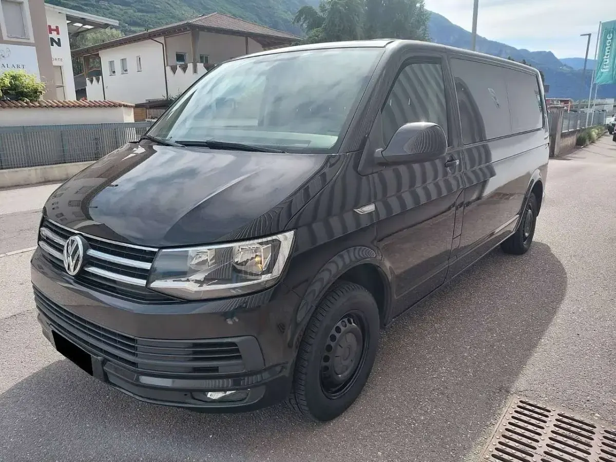 Usata VW Caravelle 150 CV (110 kW) 2017 Nero Furgone