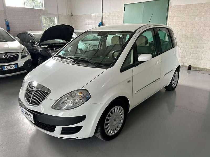 Usata Lancia Musa 95 CV (69 kW) 2007 Bianco Monovolume