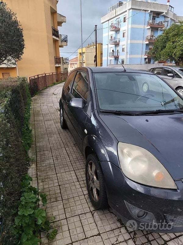 Usata Ford Fiesta 68 CV (50 kW) 2008 Utilitaria