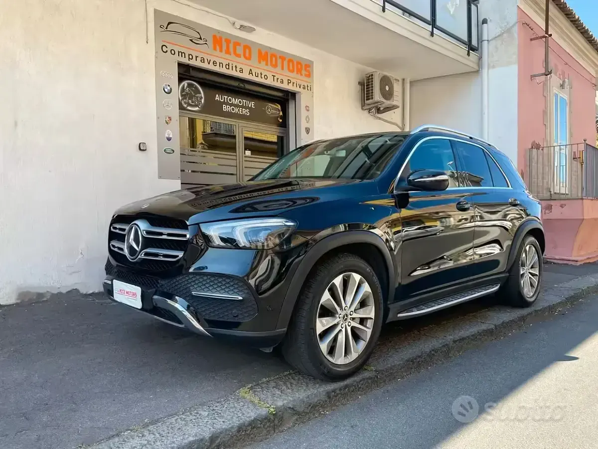 Usata Mercedes GLE300 245 CV (180 kW) 2020 Nero SUV