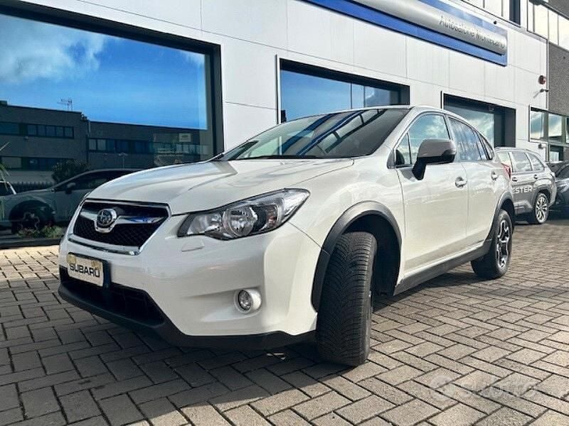 Usata Subaru XV Style 147 CV (108 kW) 2015 Bianco SUV
