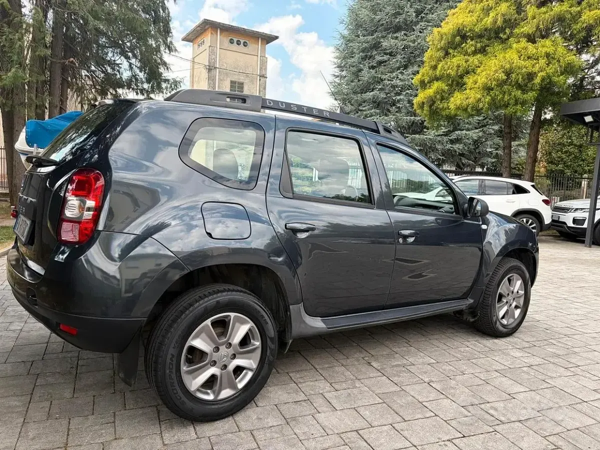 Usata Dacia Duster Prestige 109 CV (80 kW) 2015 Grigio SUV