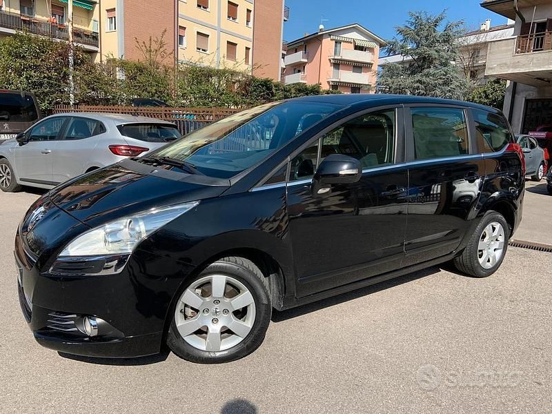 Usata Peugeot 5008 150 CV (110 kW) 2011 Nero Monovolume