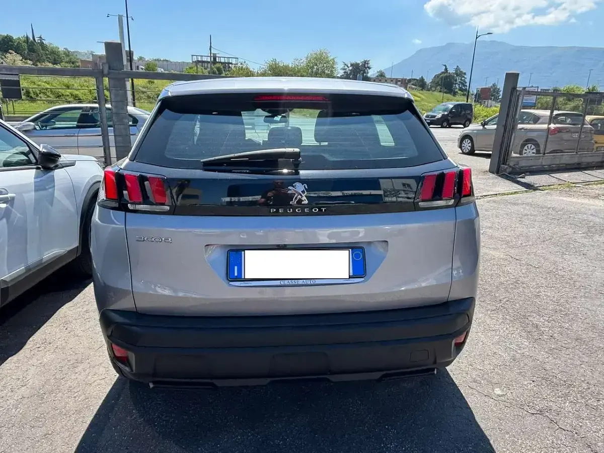 Usata Peugeot 3008 131 CV (96 kW) 2024 Grigio SUV