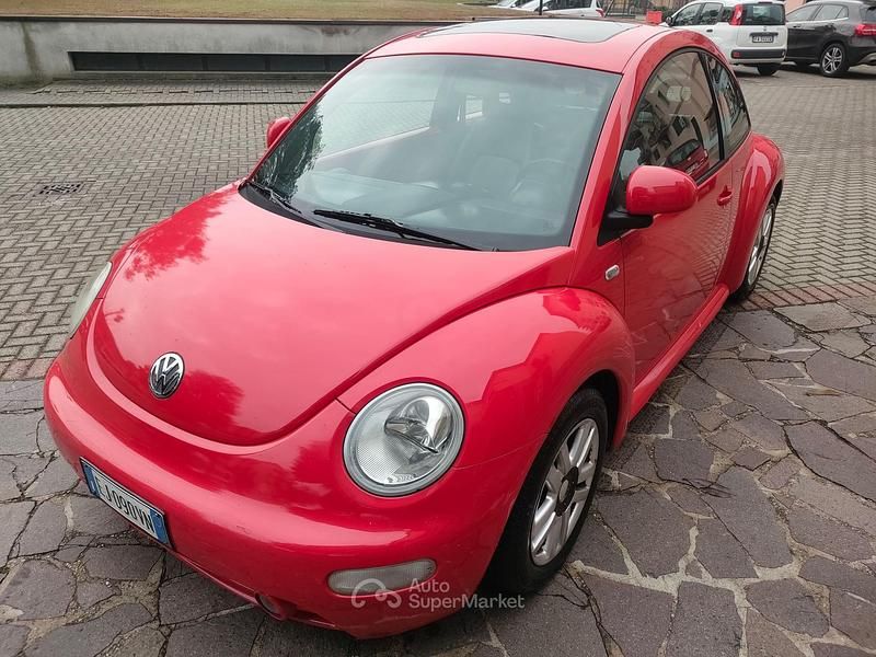 Usata VW New Beetle 116 CV (85 kW) 1999 Rosso Utilitaria