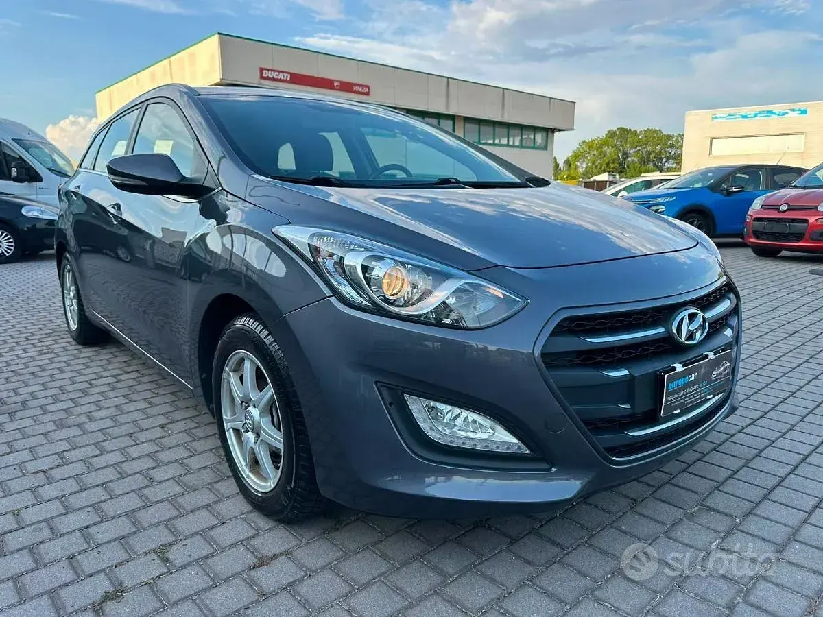 Usata Hyundai i30 90 CV (66 kW) 2015 Grigio Station wagon