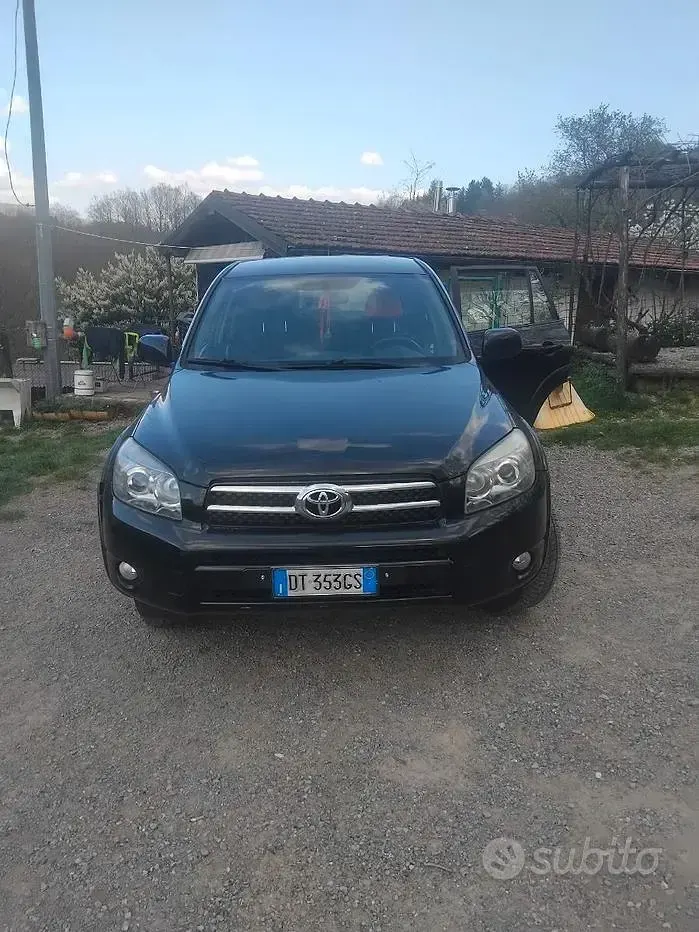 Usata Toyota RAV4 177 CV (130 kW) 2008 Nero SUV
