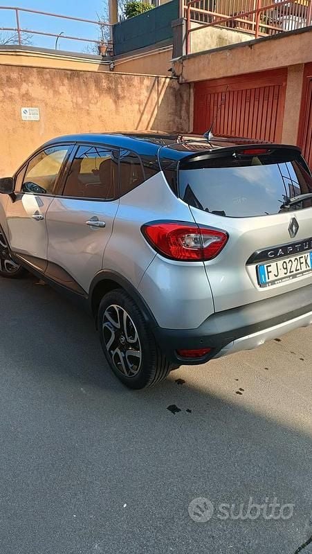 Usata Renault Captur 95 CV (69 kW) 2017 Grigio SUV