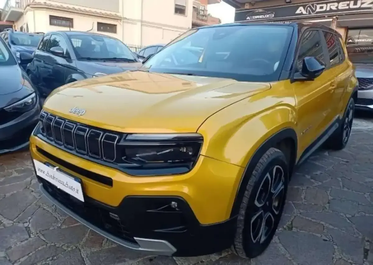 Usata Jeep Avenger 101 CV (74 kW) 2023 Oro SUV