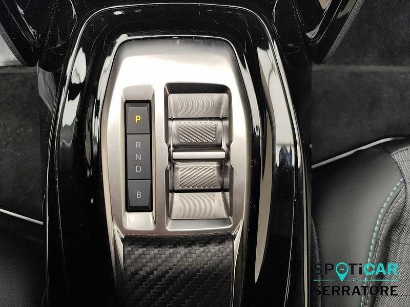 Usata Peugeot e-208 Allure 100 kW (136 CV) 2023 Giallo Utilitaria