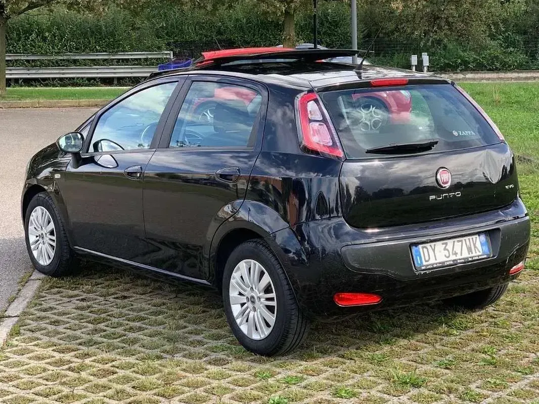 Usata Fiat Punto Evo Dynamic 75 CV (55 kW) 2009 Nero Utilitaria