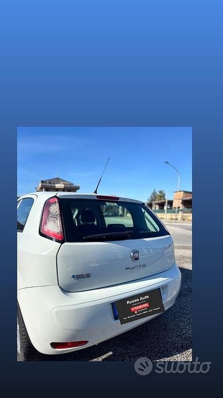 Usata Fiat Grande Punto 69 CV (50 kW) 2012 Bianco Utilitaria