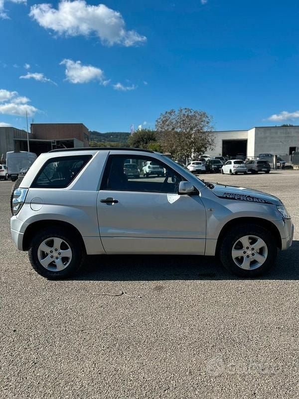 Usata Suzuki Grand Vitara 107 CV (78 kW) 2006 Grigio SUV