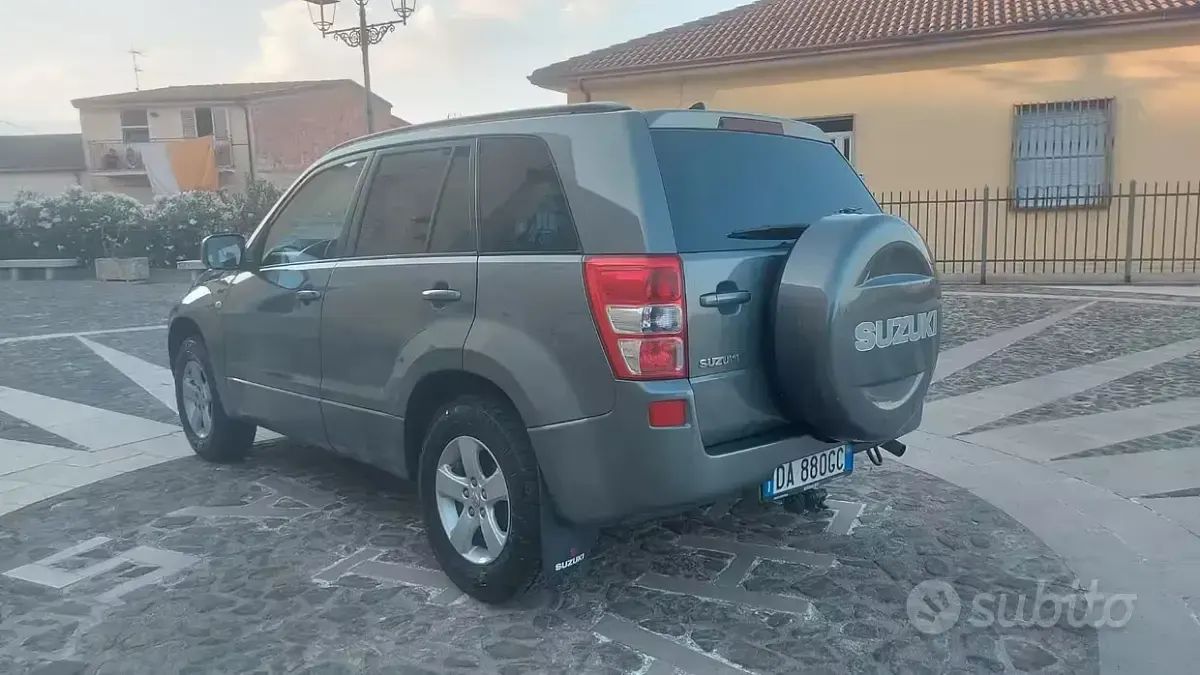 Usata Suzuki Grand Vitara 129 CV (94 kW) 2006 Grigio SUV