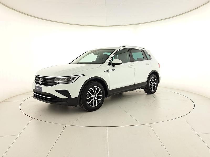 Pure white Usata 2022 VW Tiguan Life SUV | 24.900 € (Ottimo prezzo) - Immagine 1/4