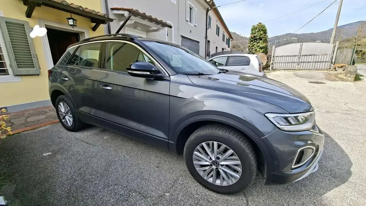 Usata VW T-Roc Life 150 CV (110 kW) 2024 SUV