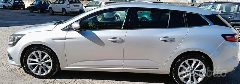 Grigio Usata 2018 Renault Mégane GrandTour Intens Station wagon | 8150 € (Ottimo prezzo) - Immagine 1/4
