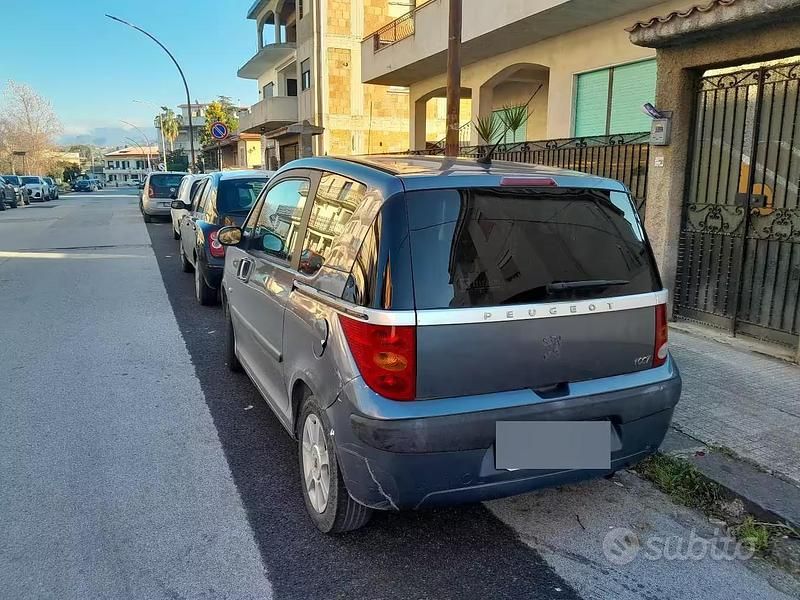 Usata Peugeot 1007 70 CV (51 kW) 2005 Grigio Monovolume